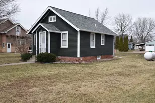 213 Brown St W, Comfrey, MN 56019 - Photo 11