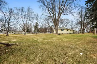 635 Edgemont Dr NE, Saint Cloud, MN 56304 - Photo 45