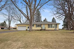 635 Edgemont Dr NE, Saint Cloud, MN 56304 - Photo 51