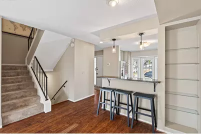 1946 Dupont Avenue S, Minneapolis, MN 55403 - Photo 13