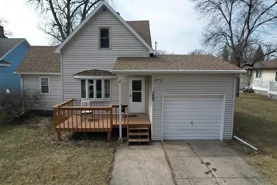 323 10th Street N, Breckenridge, MN 56520 - Photo 1