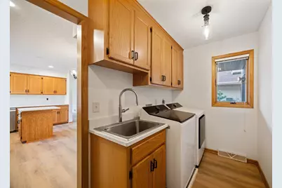 2294 Pinewood Drive, Shakopee, MN 55379 - Photo 9