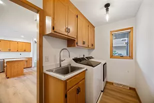 2294 Pinewood Dr, Shakopee, MN 55379 - Photo 9