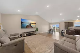 902 Emily Ct NE, Montgomery, MN 56069 - Photo 3