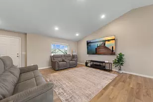902 Emily Ct NE, Montgomery, MN 56069 - Photo 3