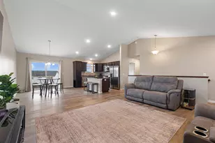 902 Emily Ct NE, Montgomery, MN 56069 - Photo 5