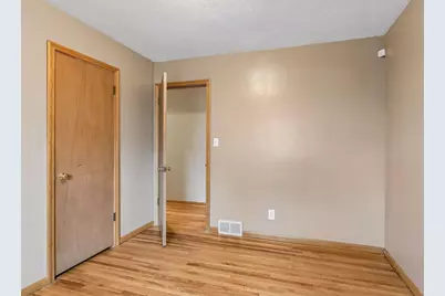 1901 Malvern Street, Roseville, MN 55113 - Photo 21