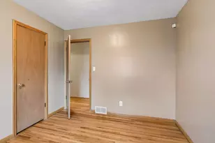 1901 Malvern St, Roseville, MN 55113 - Photo 21
