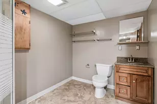 1901 Malvern St, Roseville, MN 55113 - Photo 29