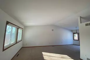 13712 Yosemite Ave S, Savage, MN 55378 - Photo 9