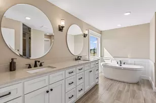 5835 Peony Ct N, Plymouth, MN 55446 - Photo 19