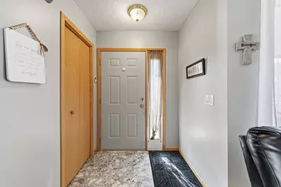 15215 Greenhaven Way, Burnsville, MN 55306 - Photo 5