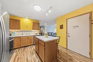 15215 Greenhaven Way, Burnsville, MN 55306 - Photo 17