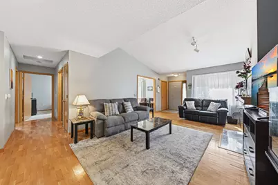 15215 Greenhaven Way, Burnsville, MN 55306 - Photo 7