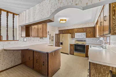 7708 82nd Avenue N, Brooklyn Park, MN 55445 - Photo 15