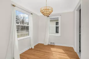 2735 McNair Dr N, Robbinsdale, MN 55422 - Photo 7