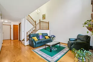 1646 Rose Hill Cir, Saint Paul, MN 55108 - Photo 3