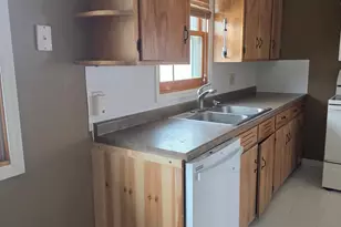 704 Irene Ave, Willmar, MN 56201 - Photo 7