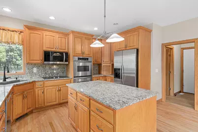 8304 9th Street N, Oakdale, MN 55128 - Photo 5