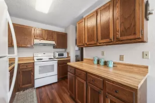 2457 Crestwood Dr, North Saint Paul, MN 55109 - Photo 9