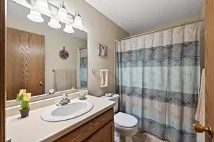 2457 Crestwood Dr, North Saint Paul, MN 55109 - Photo 15