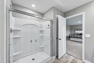 5251 Long Pointe Pass, Woodbury, MN 55129 - Photo 17