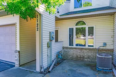 1122 Crystal Place W, Chaska, MN 55318 - Photo 5