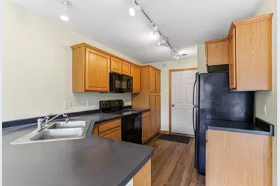 2068 Shryer Court E, North Saint Paul, MN 55109 - Photo 11