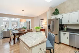 493 Sterling St S, Maplewood, MN 55119 - Photo 3