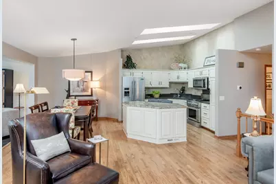 493 Sterling Street S, Maplewood, MN 55119 - Photo 3