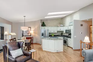 493 Sterling St S, Maplewood, MN 55119 - Photo 5