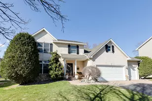 7568 Walnut Curve, Chanhassen, MN 55317 - Photo 5