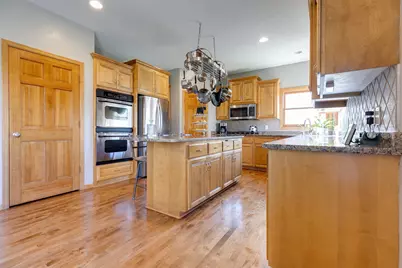 7568 Walnut Curve, Chanhassen, MN 55317 - Photo 9