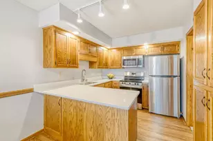 2333 Amberwood Dr, Woodbury, MN 55125 - Photo 3