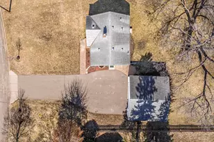 125 Ridgewood Dr, Hopkins, MN 55343 - Photo 45