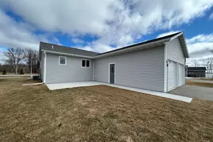 2008 Nelson Dr, Thief River Falls, MN 56701 - Photo 3