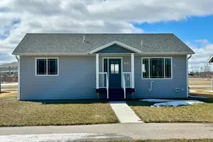 2008 Nelson Dr, Thief River Falls, MN 56701 - Photo 1