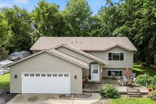 428 Riverview Dr, Monticello, MN 55362 - Photo 1