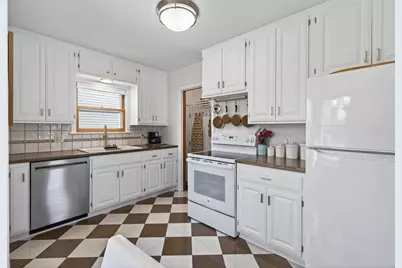 743 Nebraska Avenue W, Saint Paul, MN 55117 - Photo 9