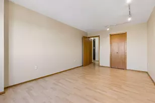 400 Groveland Ave, Minneapolis, MN 55403 - Photo 15