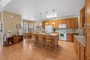 806 Roundhouse St, Shakopee, MN 55379 - Photo 15