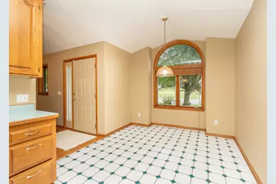 910 Deercreek Parkway, Belle Plaine, MN 56011 - Photo 11