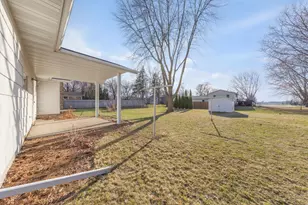 580 N Waterville Ave, Le Center, MN 56057 - Photo 29