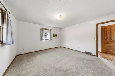 580 N Waterville Avenue, Le Center, MN 56057 - Photo 19