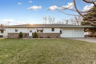 580 N Waterville Avenue, Le Center, MN 56057 - Photo 1
