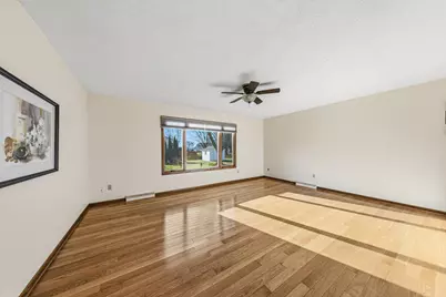 580 N Waterville Avenue, Le Center, MN 56057 - Photo 5