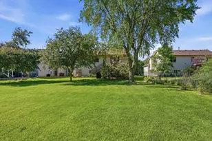 7230 38th St N, Oakdale, MN 55128 - Photo 5