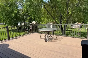 7230 38th St N, Oakdale, MN 55128 - Photo 3