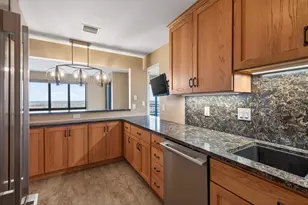 168 6th St E, Saint Paul, MN 55101 - Photo 7
