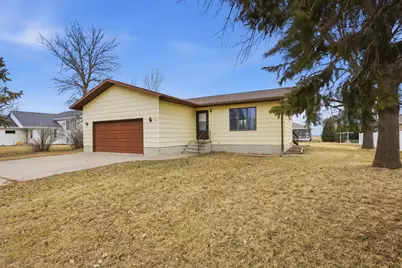 205 6th Avenue E, Halstad, MN 56548 - Photo 1